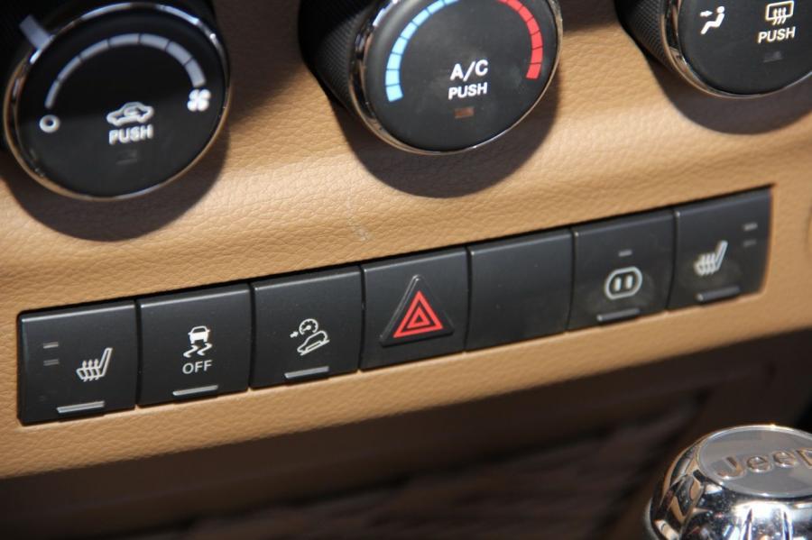  Jeep Wrangler 2012 года  (фото 21 из 56)